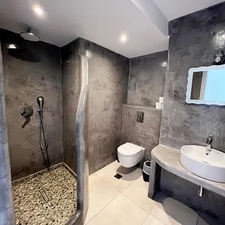 White Lily & Lofts - Adults Only 16 מלון *